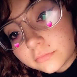 Meet your Posher, Emilee